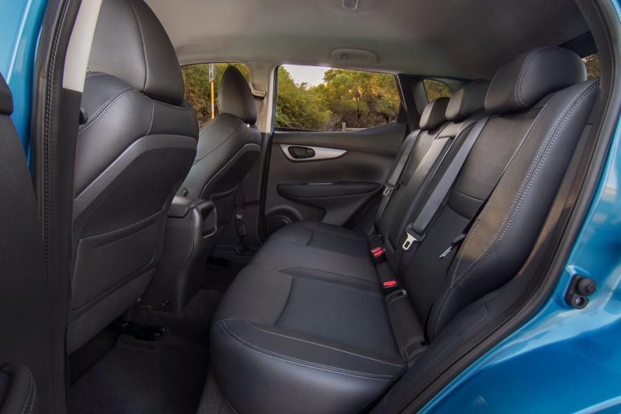 Интерьер Nissan Qashqai ST-L 2017 года  (AU) (фото 24 из 41)